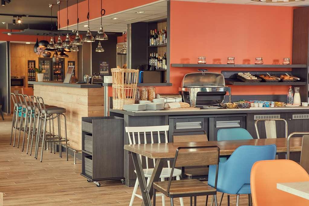 Kyriad Pontarlier Restaurant foto